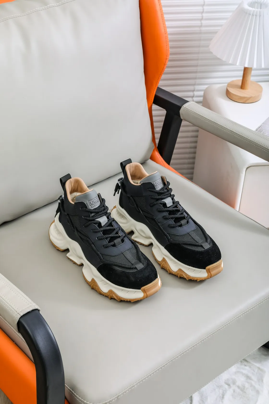 Men's shoes 💰620 IUGGI Heavy-duty thick-soled dad shoes EVA foam outsole Rarely seen on the market Retro version Very good-looking on the feet Mainly because it is so classy All-sheep fur lining Thick sole plate Super soft rebound Model 6081 Men's model 39-44 [issued]